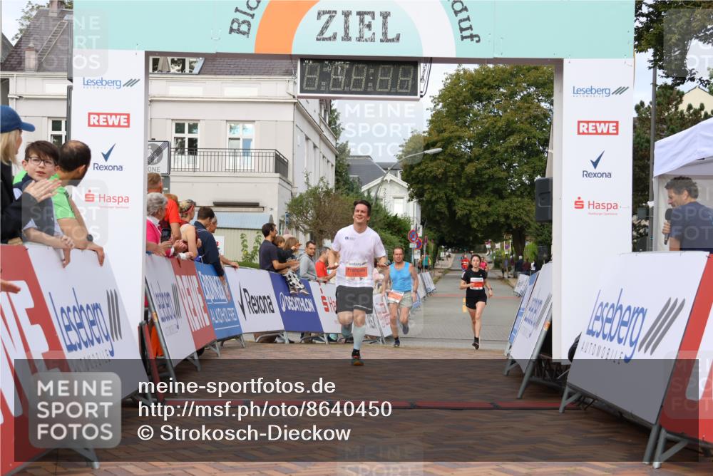31.08.2025 - 21. Blankeneser Heldenlauf Strokosch-Dieckow http://msf.ph/oto/8640450 31.08.2025 09:40:59 Ziel 1056, 1151, 1121, 1137, 1062 meine-sportfotos.de