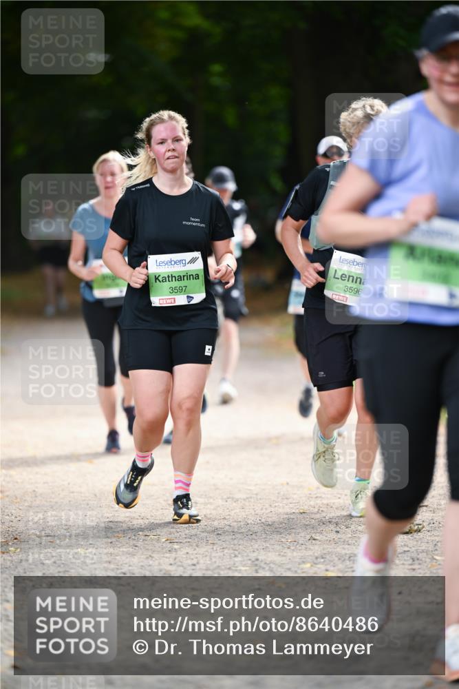31.08.2025 - 21. Blankeneser Heldenlauf Dr. Thomas Lammeyer http://msf.ph/oto/8640486 31.08.2025 11:00:18 Laufen 3597, 3596 meine-sportfotos.de