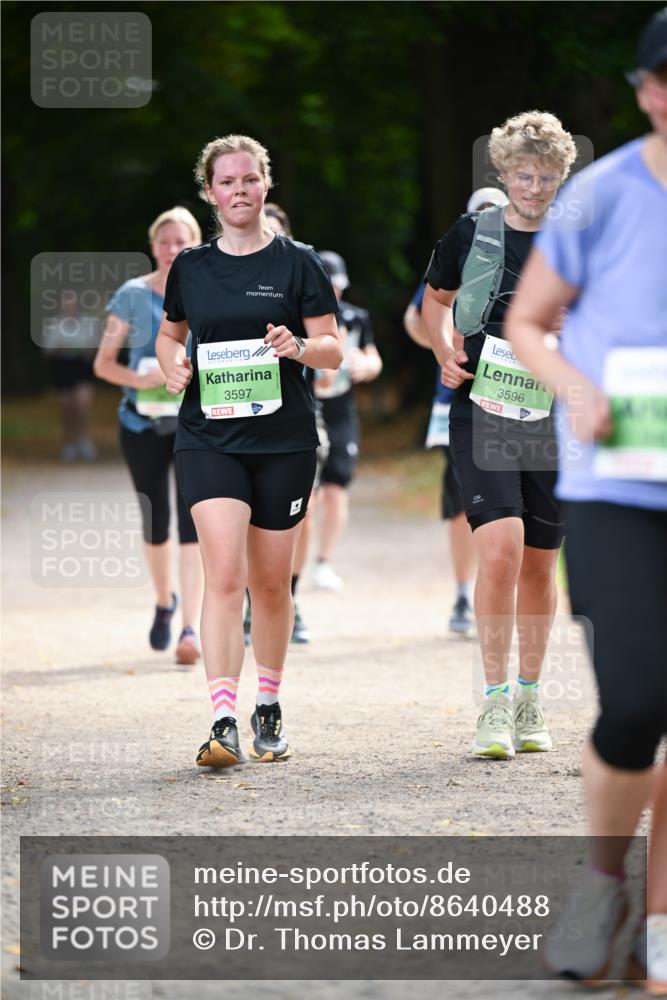 31.08.2025 - 21. Blankeneser Heldenlauf Dr. Thomas Lammeyer http://msf.ph/oto/8640488 31.08.2025 11:00:18 Laufen 3597, 3596 meine-sportfotos.de