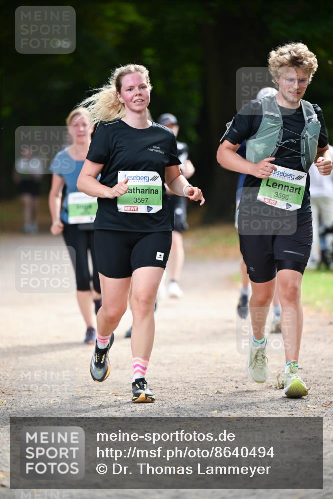 31.08.2025 - 21. Blankeneser Heldenlauf Dr. Thomas Lammeyer http://msf.ph/oto/8640494 31.08.2025 11:00:19 Laufen 3597, 3596 meine-sportfotos.de