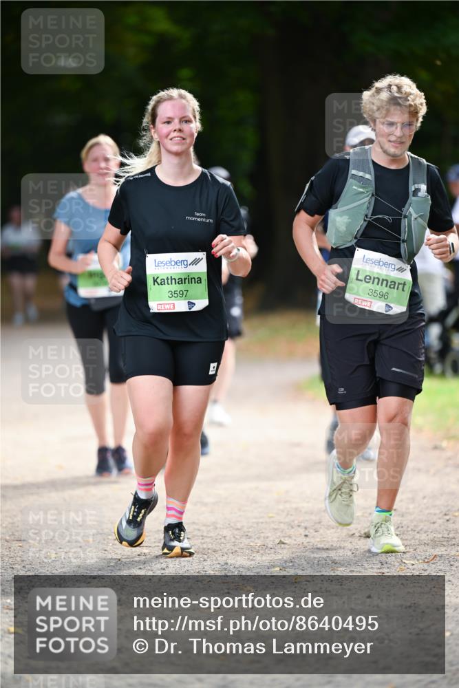 31.08.2025 - 21. Blankeneser Heldenlauf Dr. Thomas Lammeyer http://msf.ph/oto/8640495 31.08.2025 11:00:19 Laufen 3597, 3596 meine-sportfotos.de