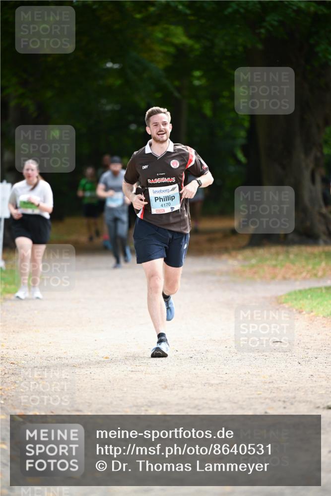 31.08.2025 - 21. Blankeneser Heldenlauf Dr. Thomas Lammeyer http://msf.ph/oto/8640531 31.08.2025 11:00:28 Laufen 4170 meine-sportfotos.de