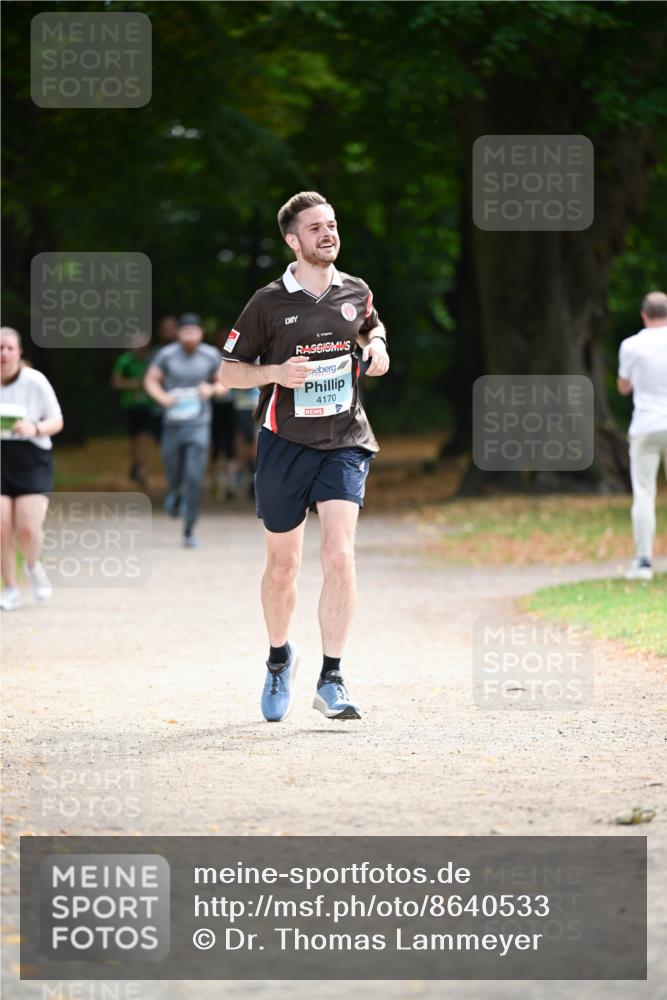 31.08.2025 - 21. Blankeneser Heldenlauf Dr. Thomas Lammeyer http://msf.ph/oto/8640533 31.08.2025 11:00:28 Laufen 4170 meine-sportfotos.de