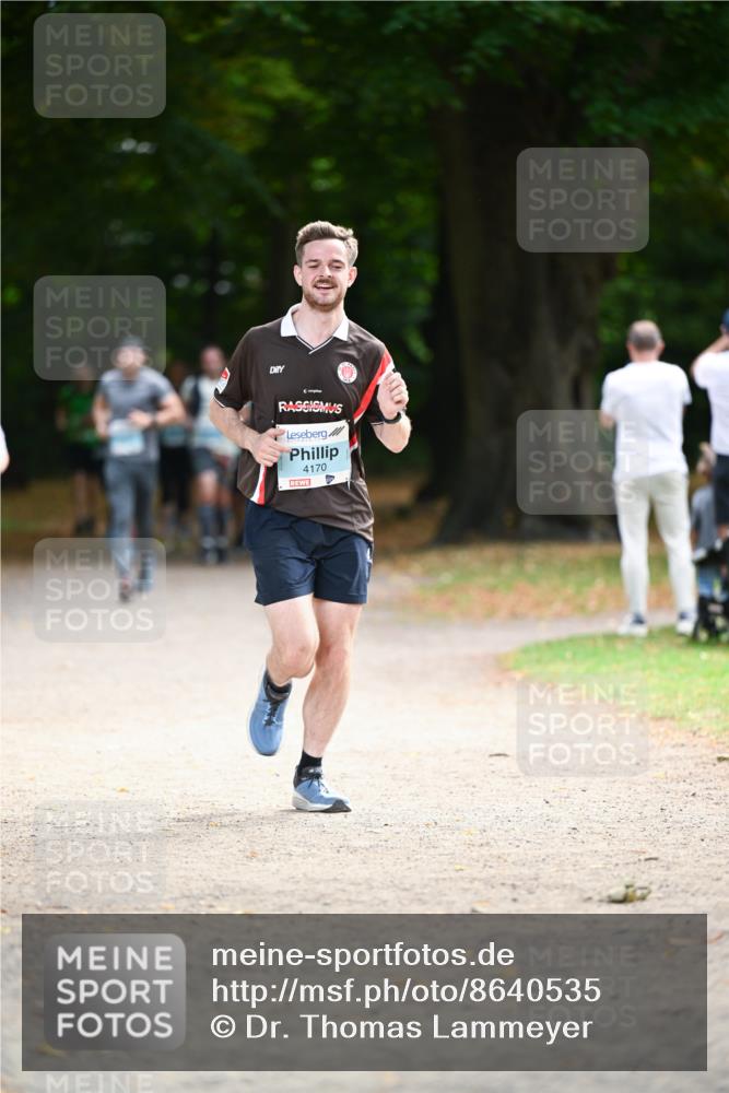 31.08.2025 - 21. Blankeneser Heldenlauf Dr. Thomas Lammeyer http://msf.ph/oto/8640535 31.08.2025 11:00:28 Laufen 4170 meine-sportfotos.de