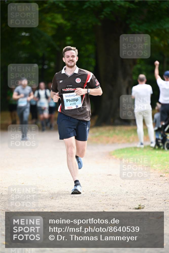 31.08.2025 - 21. Blankeneser Heldenlauf Dr. Thomas Lammeyer http://msf.ph/oto/8640539 31.08.2025 11:00:28 Laufen 4170 meine-sportfotos.de