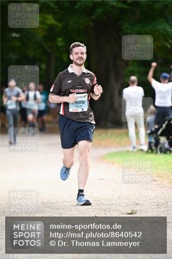 31.08.2025 - 21. Blankeneser Heldenlauf Dr. Thomas Lammeyer http://msf.ph/oto/8640542 31.08.2025 11:00:29 Laufen 4170 meine-sportfotos.de