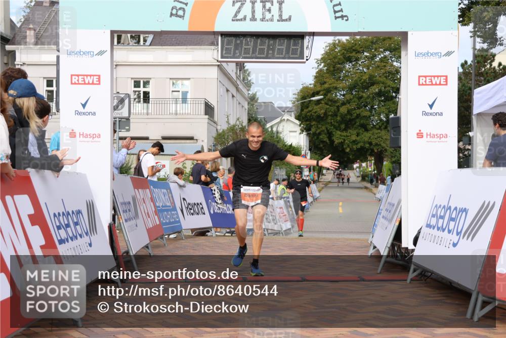 31.08.2025 - 21. Blankeneser Heldenlauf Strokosch-Dieckow http://msf.ph/oto/8640544 31.08.2025 09:44:53 Ziel 1096 meine-sportfotos.de