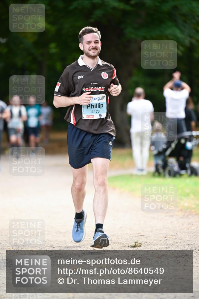 31.08.2025 - 21. Blankeneser Heldenlauf Dr. Thomas Lammeyer http://msf.ph/oto/8640549 31.08.2025 11:00:30 Laufen 4170 meine-sportfotos.de