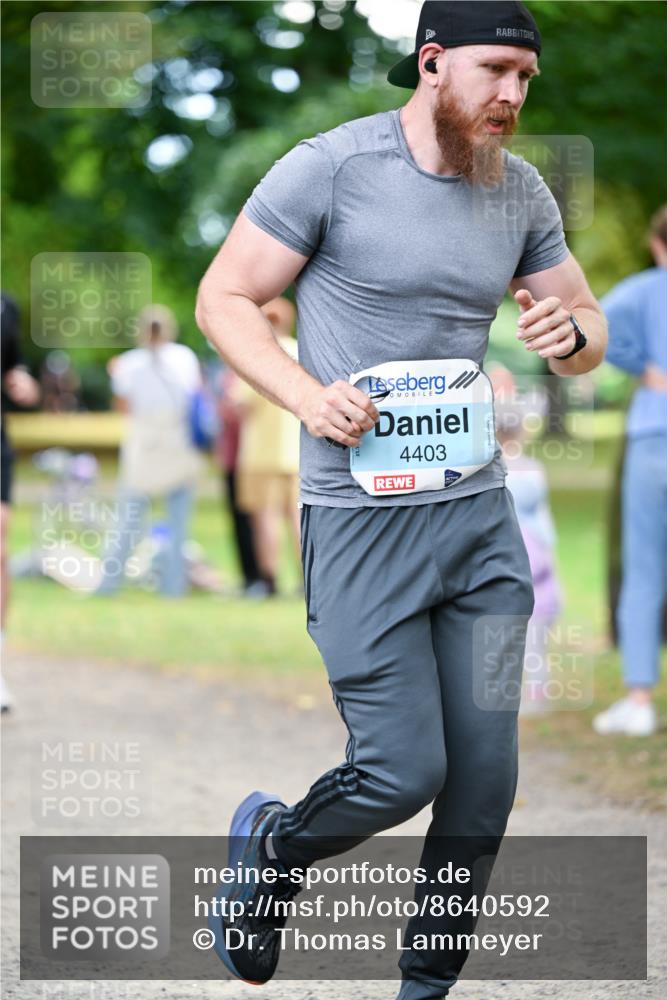 31.08.2025 - 21. Blankeneser Heldenlauf Dr. Thomas Lammeyer http://msf.ph/oto/8640592 31.08.2025 11:00:40 Laufen 4403 meine-sportfotos.de