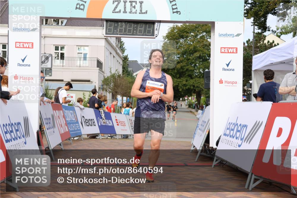 31.08.2025 - 21. Blankeneser Heldenlauf Strokosch-Dieckow http://msf.ph/oto/8640594 31.08.2025 09:44:43 Ziel 1066, 1131 meine-sportfotos.de