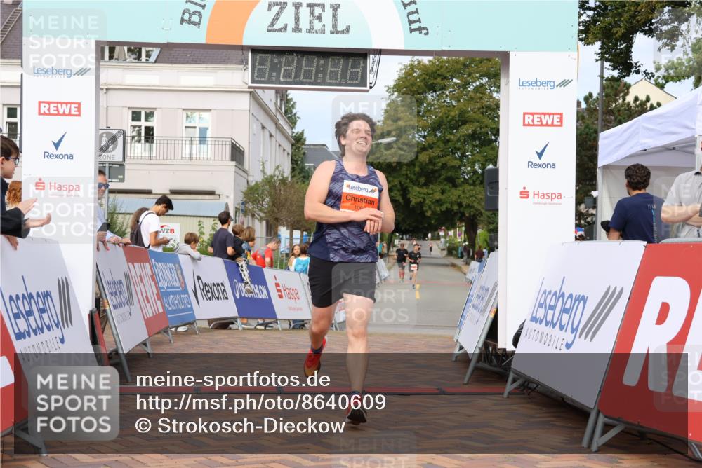 31.08.2025 - 21. Blankeneser Heldenlauf Strokosch-Dieckow http://msf.ph/oto/8640609 31.08.2025 09:44:43 Ziel 1066, 1131 meine-sportfotos.de