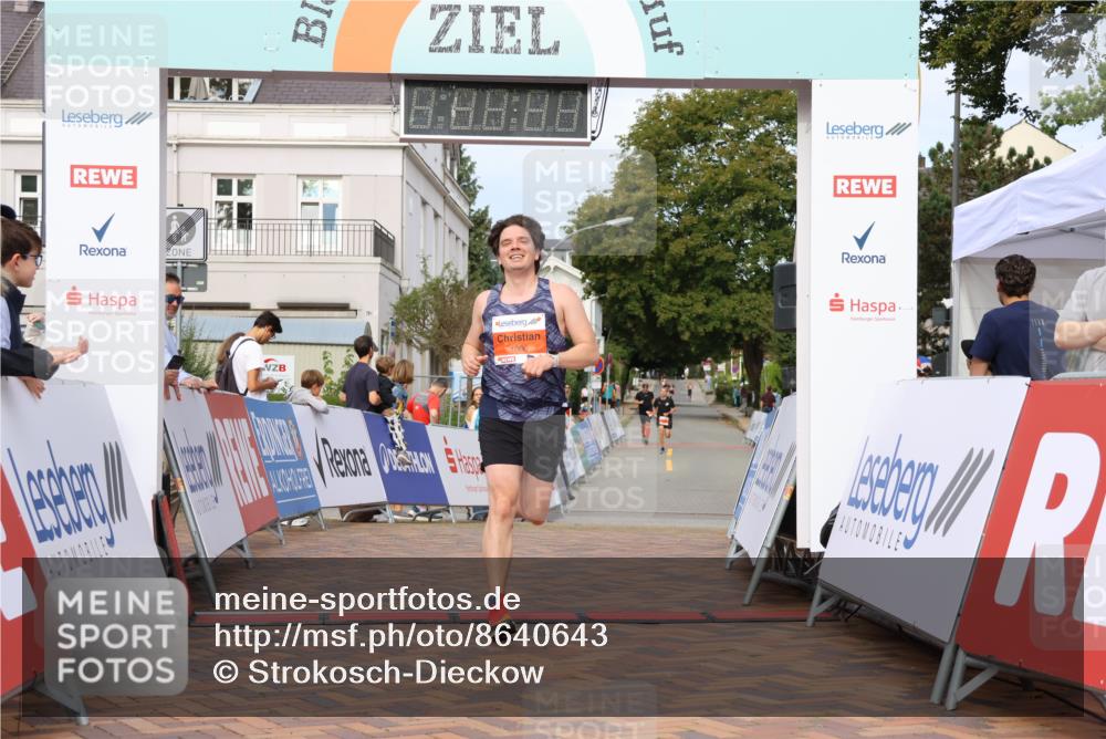 31.08.2025 - 21. Blankeneser Heldenlauf Strokosch-Dieckow http://msf.ph/oto/8640643 31.08.2025 09:44:43 Ziel 1066, 1131 meine-sportfotos.de