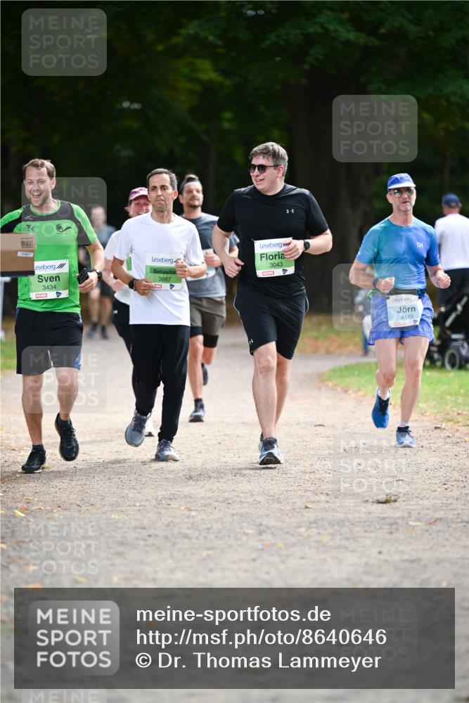 31.08.2025 - 21. Blankeneser Heldenlauf Dr. Thomas Lammeyer http://msf.ph/oto/8640646 31.08.2025 11:00:48 Laufen 3434, 3667, 4, 3043, 4149 meine-sportfotos.de