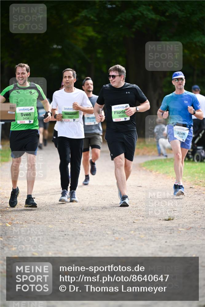 31.08.2025 - 21. Blankeneser Heldenlauf Dr. Thomas Lammeyer http://msf.ph/oto/8640647 31.08.2025 11:00:49 Laufen 3434, 3667, 3043, 149 meine-sportfotos.de