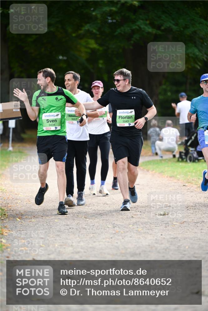 31.08.2025 - 21. Blankeneser Heldenlauf Dr. Thomas Lammeyer http://msf.ph/oto/8640652 31.08.2025 11:00:49 Laufen 3434, 3667, 3043 meine-sportfotos.de