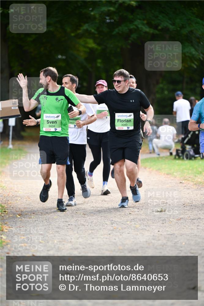 31.08.2025 - 21. Blankeneser Heldenlauf Dr. Thomas Lammeyer http://msf.ph/oto/8640653 31.08.2025 11:00:50 Laufen 3434, 3667, 3043 meine-sportfotos.de