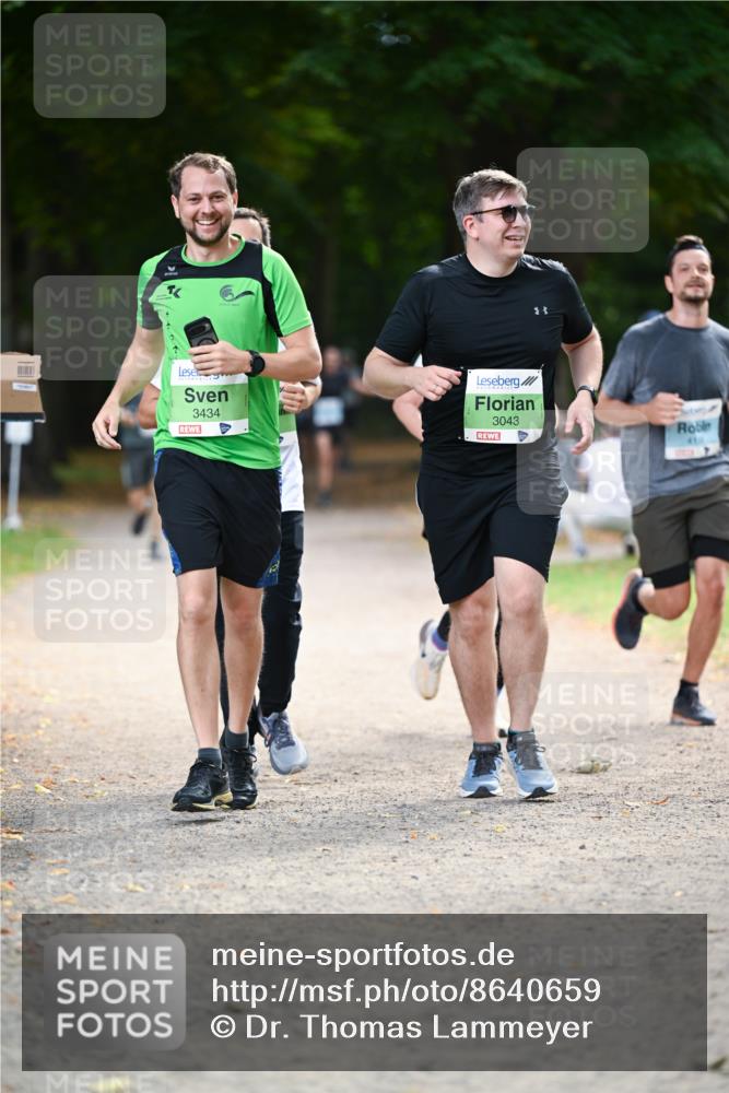 31.08.2025 - 21. Blankeneser Heldenlauf Dr. Thomas Lammeyer http://msf.ph/oto/8640659 31.08.2025 11:00:50 Laufen 3434, 4, 3043, 411 meine-sportfotos.de