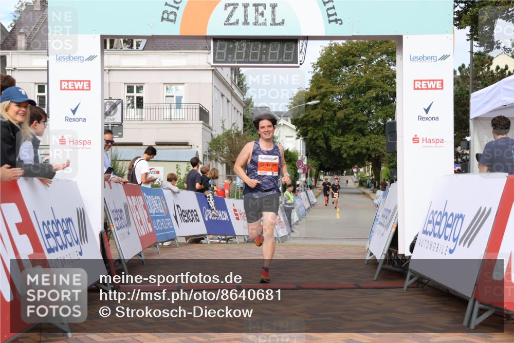 31.08.2025 - 21. Blankeneser Heldenlauf Strokosch-Dieckow http://msf.ph/oto/8640681 31.08.2025 09:44:42 Ziel 1066, 1131 meine-sportfotos.de