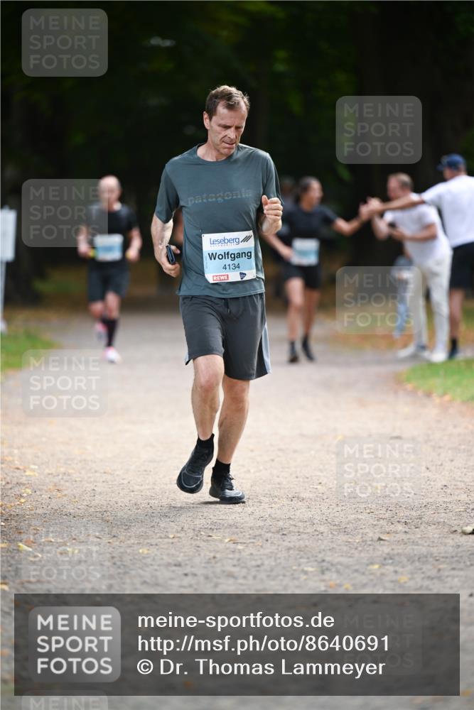 31.08.2025 - 21. Blankeneser Heldenlauf Dr. Thomas Lammeyer http://msf.ph/oto/8640691 31.08.2025 11:00:56 Laufen 4134 meine-sportfotos.de