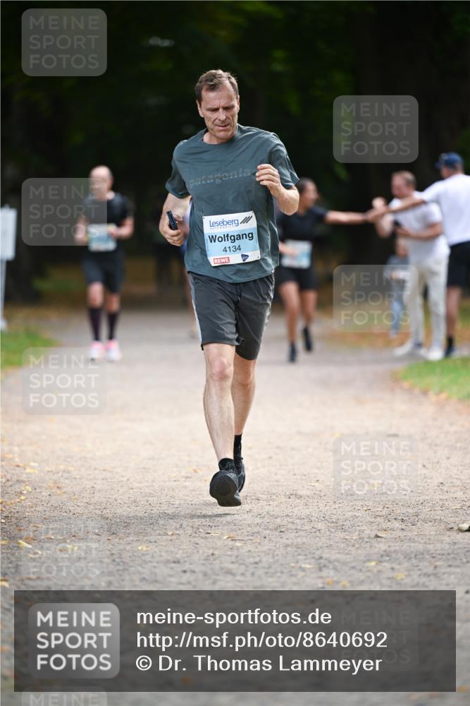 31.08.2025 - 21. Blankeneser Heldenlauf Dr. Thomas Lammeyer http://msf.ph/oto/8640692 31.08.2025 11:00:56 Laufen 4134 meine-sportfotos.de