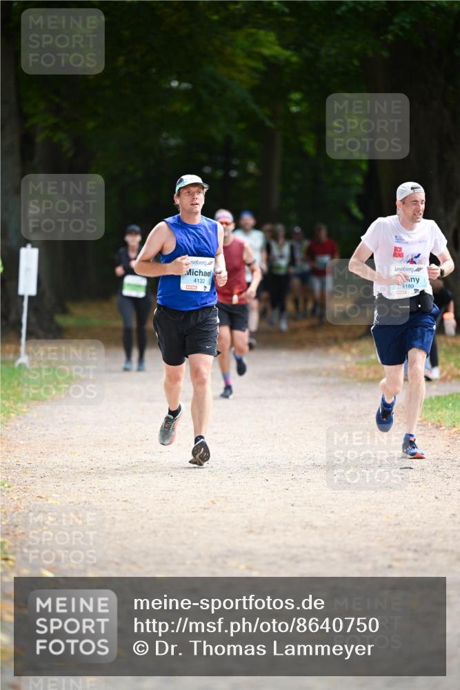 31.08.2025 - 21. Blankeneser Heldenlauf Dr. Thomas Lammeyer http://msf.ph/oto/8640750 31.08.2025 11:01:06 Laufen 4132, 4, 4189 meine-sportfotos.de