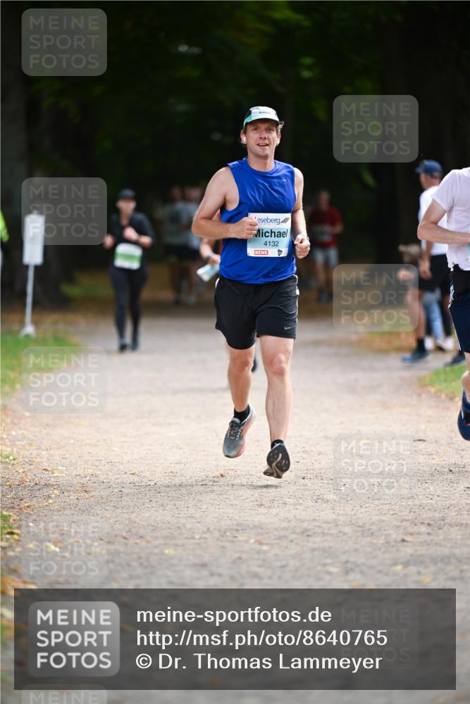 31.08.2025 - 21. Blankeneser Heldenlauf Dr. Thomas Lammeyer http://msf.ph/oto/8640765 31.08.2025 11:01:08 Laufen 4132 meine-sportfotos.de