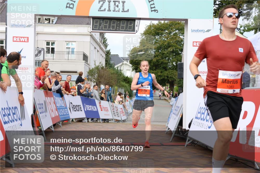31.08.2025 - 21. Blankeneser Heldenlauf Strokosch-Dieckow http://msf.ph/oto/8640799 31.08.2025 09:40:10 Ziel 1158, 1083, 1008, 1093 meine-sportfotos.de