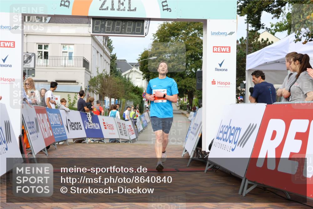 31.08.2025 - 21. Blankeneser Heldenlauf Strokosch-Dieckow http://msf.ph/oto/8640840 31.08.2025 09:44:30 Ziel 1017 meine-sportfotos.de