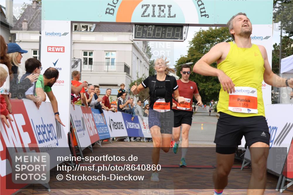 31.08.2025 - 21. Blankeneser Heldenlauf Strokosch-Dieckow http://msf.ph/oto/8640860 31.08.2025 09:40:09 Ziel 1158, 1083, 1008, 1093 meine-sportfotos.de
