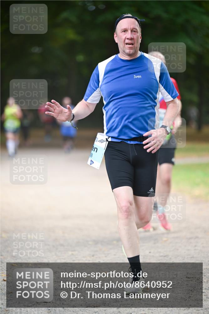 31.08.2025 - 21. Blankeneser Heldenlauf Dr. Thomas Lammeyer http://msf.ph/oto/8640952 31.08.2025 11:01:37 Laufen 8, 8 meine-sportfotos.de