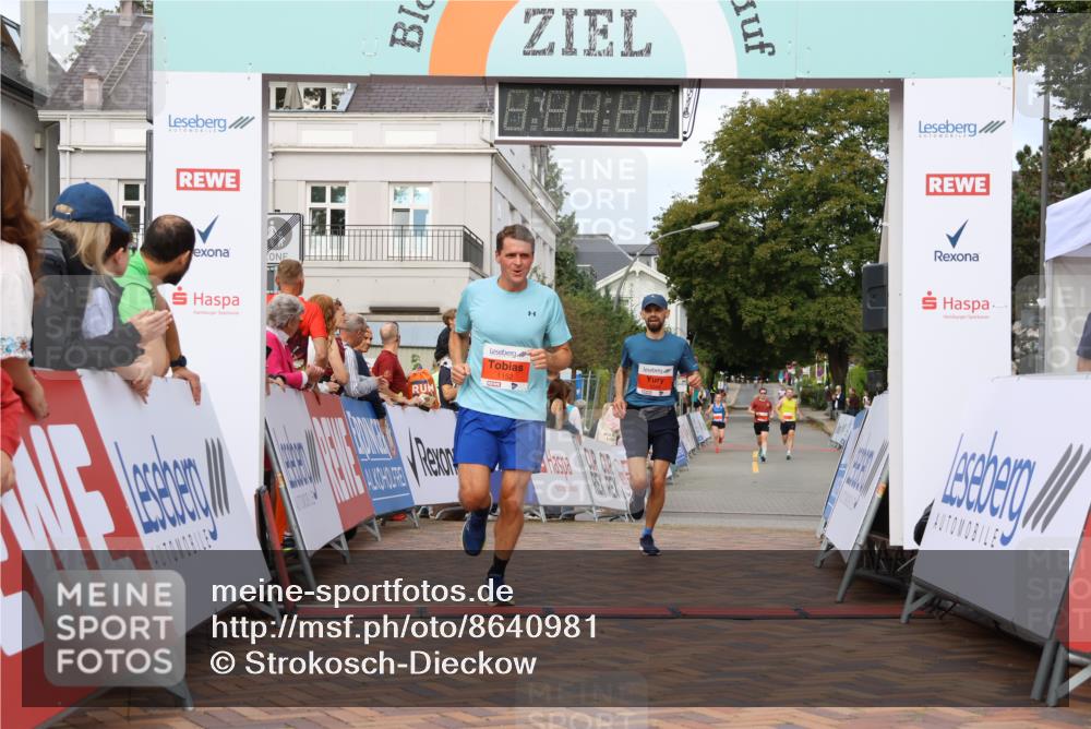 31.08.2025 - 21. Blankeneser Heldenlauf Strokosch-Dieckow http://msf.ph/oto/8640981 31.08.2025 09:39:59 Ziel 1048, 1144, 1152 meine-sportfotos.de