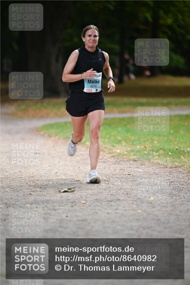 31.08.2025 - 21. Blankeneser Heldenlauf Dr. Thomas Lammeyer http://msf.ph/oto/8640982 31.08.2025 11:01:49 Laufen 4215 meine-sportfotos.de