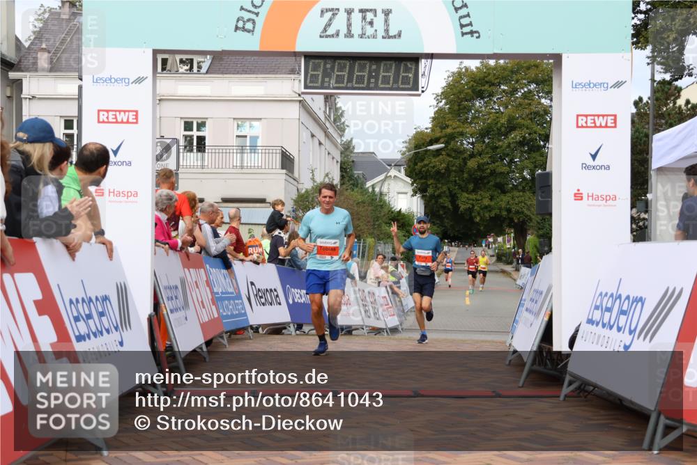 31.08.2025 - 21. Blankeneser Heldenlauf Strokosch-Dieckow http://msf.ph/oto/8641043 31.08.2025 09:39:58 Ziel 1048, 1144, 1152 meine-sportfotos.de
