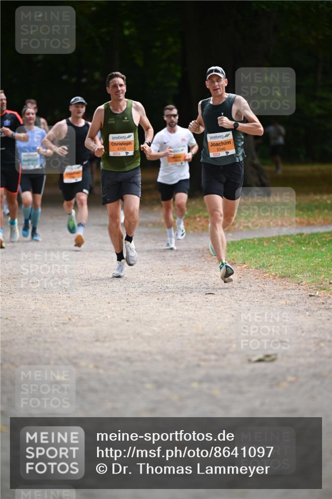 31.08.2025 - 21. Blankeneser Heldenlauf Dr. Thomas Lammeyer http://msf.ph/oto/8641097 31.08.2025 11:02:17 Laufen 141, 5703, 5346 meine-sportfotos.de