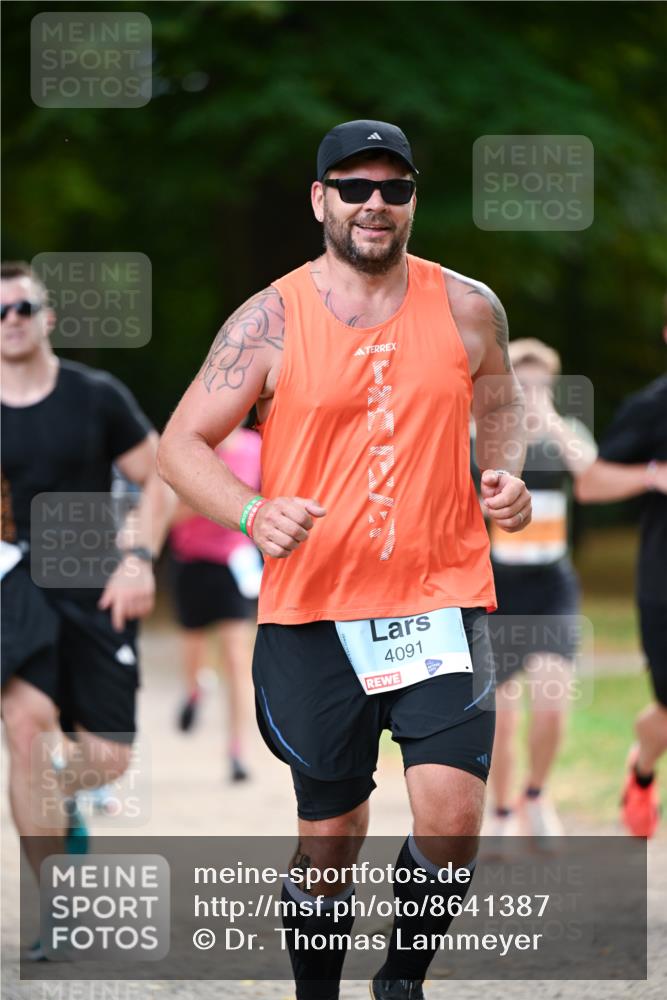 31.08.2025 - 21. Blankeneser Heldenlauf Dr. Thomas Lammeyer http://msf.ph/oto/8641387 31.08.2025 11:03:06 Laufen 4091 meine-sportfotos.de