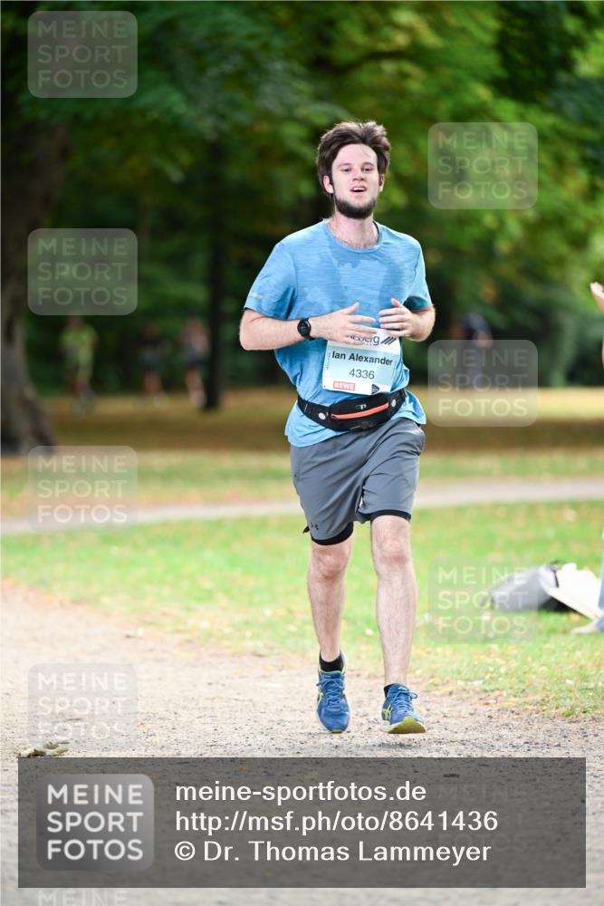 31.08.2025 - 21. Blankeneser Heldenlauf Dr. Thomas Lammeyer http://msf.ph/oto/8641436 31.08.2025 11:03:15 Laufen 4336 meine-sportfotos.de
