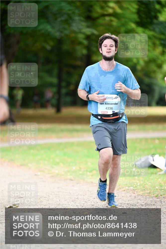 31.08.2025 - 21. Blankeneser Heldenlauf Dr. Thomas Lammeyer http://msf.ph/oto/8641438 31.08.2025 11:03:15 Laufen 10, 4336 meine-sportfotos.de