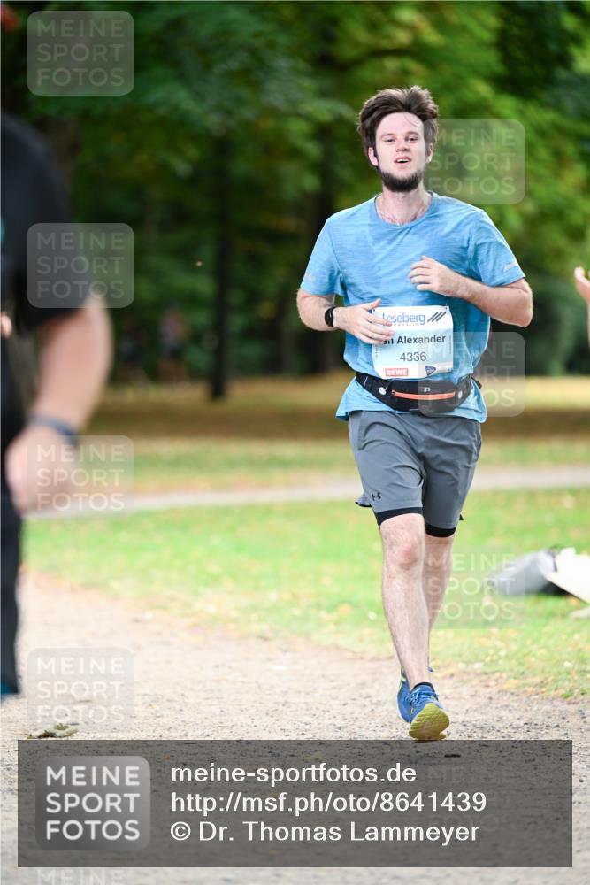 31.08.2025 - 21. Blankeneser Heldenlauf Dr. Thomas Lammeyer http://msf.ph/oto/8641439 31.08.2025 11:03:15 Laufen 4336 meine-sportfotos.de