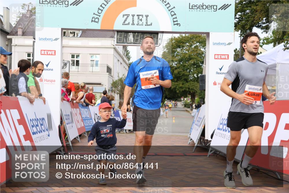 31.08.2025 - 21. Blankeneser Heldenlauf Strokosch-Dieckow http://msf.ph/oto/8641441 31.08.2025 09:39:25 Ziel 1136, 1052, 1047 meine-sportfotos.de