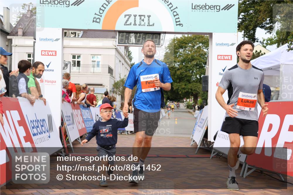 31.08.2025 - 21. Blankeneser Heldenlauf Strokosch-Dieckow http://msf.ph/oto/8641452 31.08.2025 09:39:25 Ziel 1136, 1052, 1047 meine-sportfotos.de