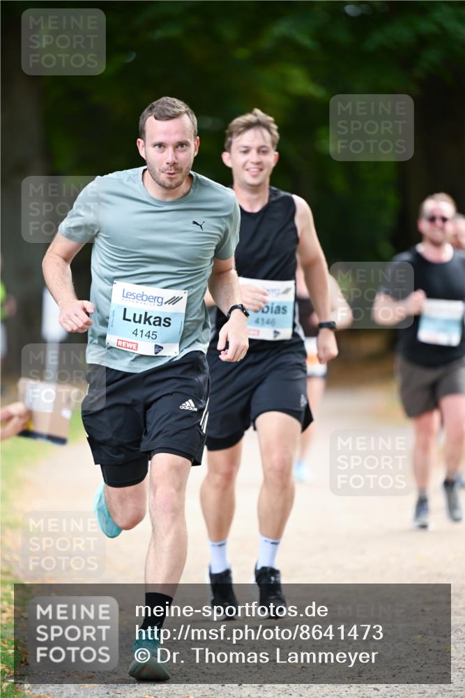31.08.2025 - 21. Blankeneser Heldenlauf Dr. Thomas Lammeyer http://msf.ph/oto/8641473 31.08.2025 11:03:22 Laufen 4145, 4146 meine-sportfotos.de
