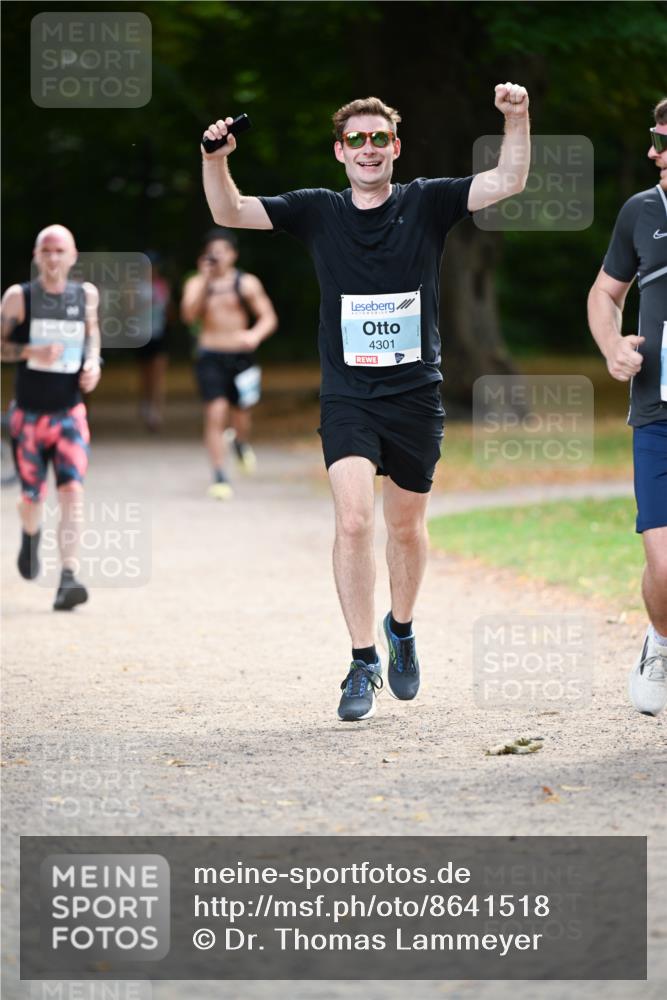 31.08.2025 - 21. Blankeneser Heldenlauf Dr. Thomas Lammeyer http://msf.ph/oto/8641518 31.08.2025 11:03:28 Laufen 4301 meine-sportfotos.de