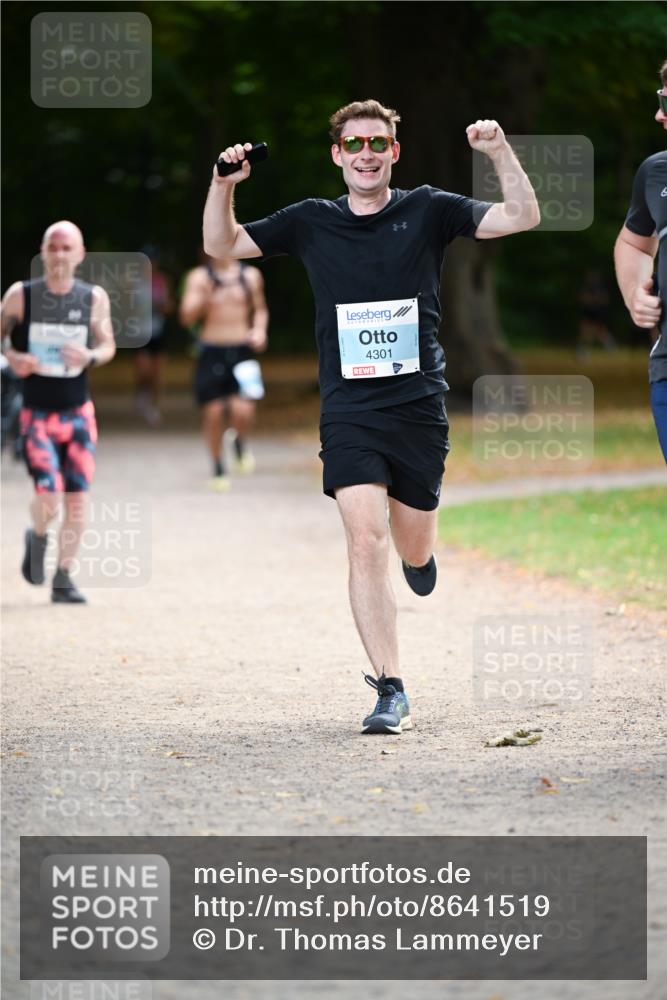 31.08.2025 - 21. Blankeneser Heldenlauf Dr. Thomas Lammeyer http://msf.ph/oto/8641519 31.08.2025 11:03:29 Laufen 4301 meine-sportfotos.de