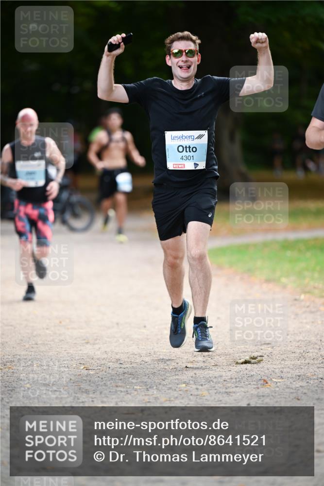 31.08.2025 - 21. Blankeneser Heldenlauf Dr. Thomas Lammeyer http://msf.ph/oto/8641521 31.08.2025 11:03:29 Laufen 4301 meine-sportfotos.de