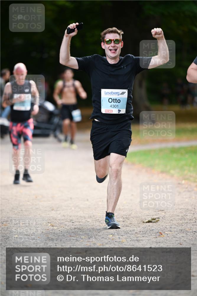 31.08.2025 - 21. Blankeneser Heldenlauf Dr. Thomas Lammeyer http://msf.ph/oto/8641523 31.08.2025 11:03:29 Laufen 4301 meine-sportfotos.de