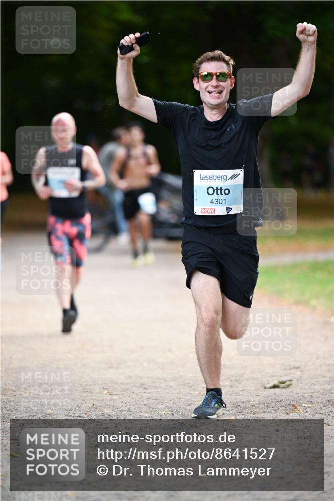 31.08.2025 - 21. Blankeneser Heldenlauf Dr. Thomas Lammeyer http://msf.ph/oto/8641527 31.08.2025 11:03:29 Laufen 4301 meine-sportfotos.de