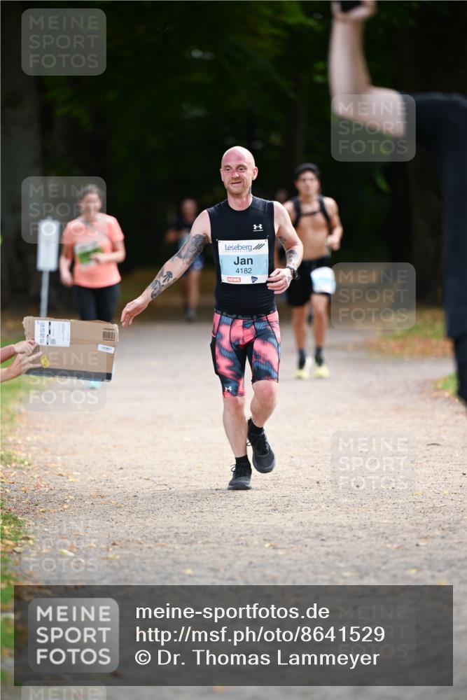 31.08.2025 - 21. Blankeneser Heldenlauf Dr. Thomas Lammeyer http://msf.ph/oto/8641529 31.08.2025 11:03:30 Laufen 4182 meine-sportfotos.de