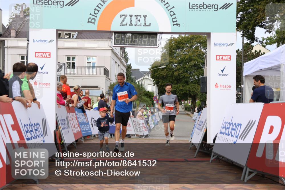 31.08.2025 - 21. Blankeneser Heldenlauf Strokosch-Dieckow http://msf.ph/oto/8641532 31.08.2025 09:39:23 Ziel 1136, 1052, 1047 meine-sportfotos.de