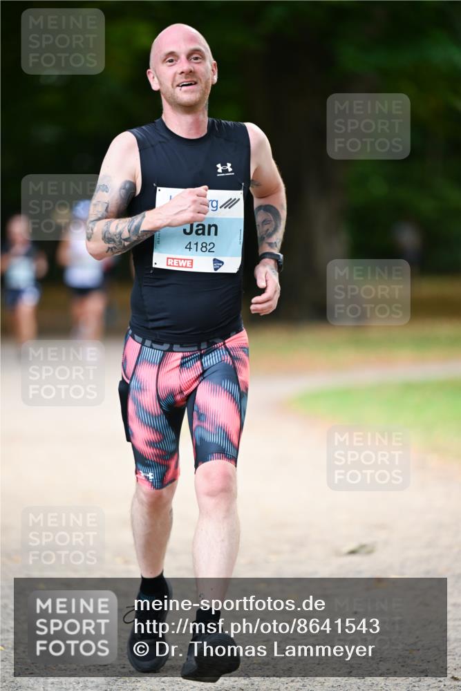 31.08.2025 - 21. Blankeneser Heldenlauf Dr. Thomas Lammeyer http://msf.ph/oto/8641543 31.08.2025 11:03:33 Laufen 4182 meine-sportfotos.de