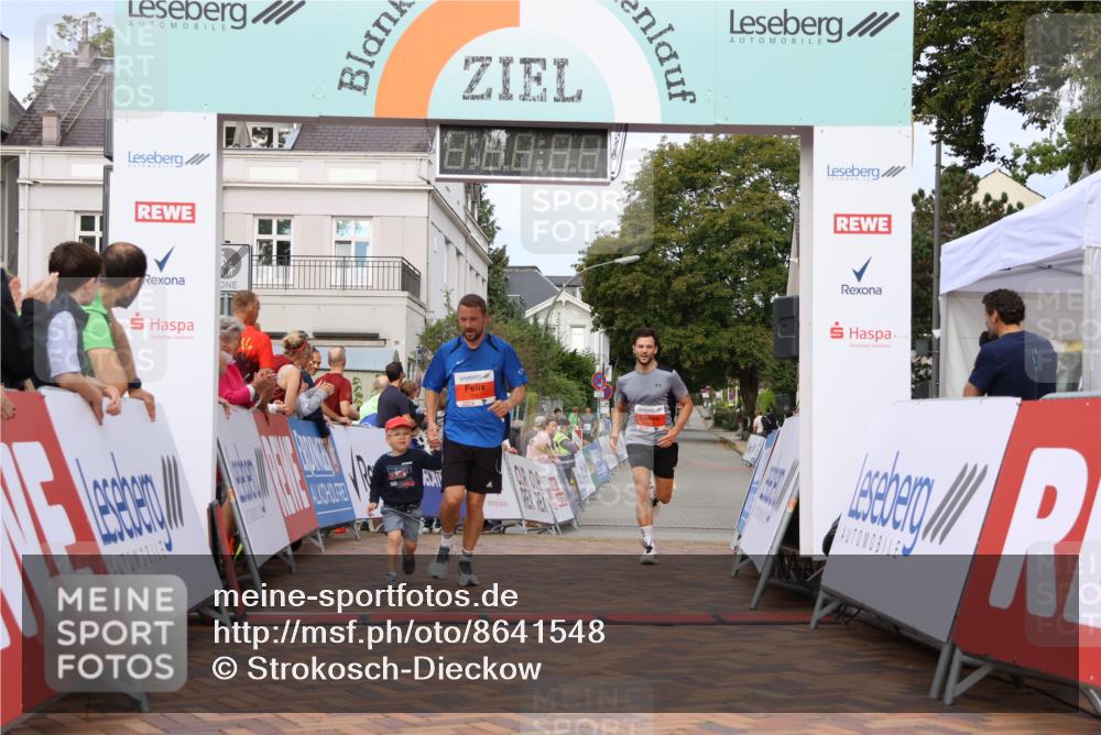31.08.2025 - 21. Blankeneser Heldenlauf Strokosch-Dieckow http://msf.ph/oto/8641548 31.08.2025 09:39:23 Ziel 1136, 1052, 1047 meine-sportfotos.de